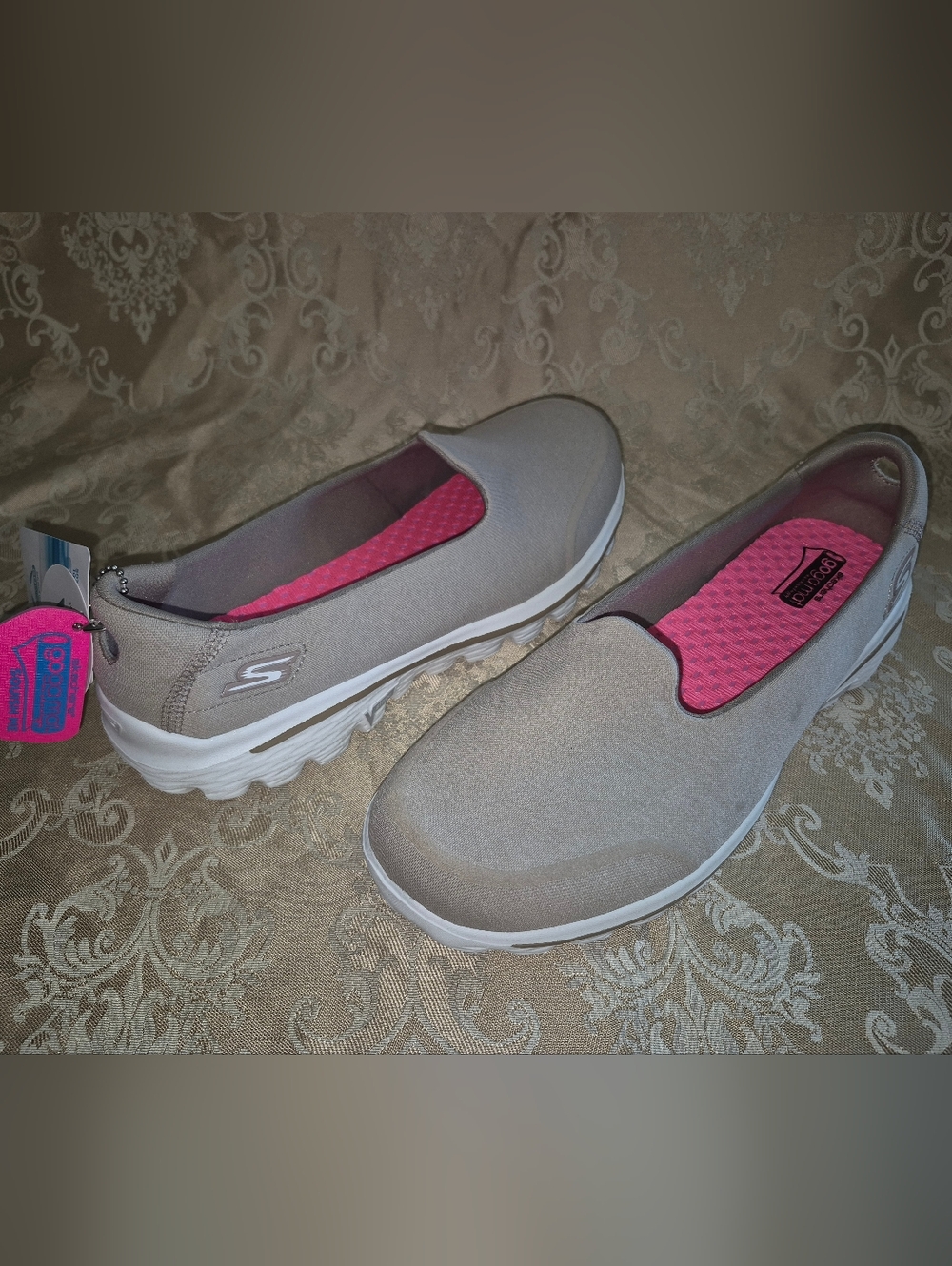 🔥Skechers 11 US Women's Go Walk 2 Courage Casual Slip On Taupe Sneaker Walking